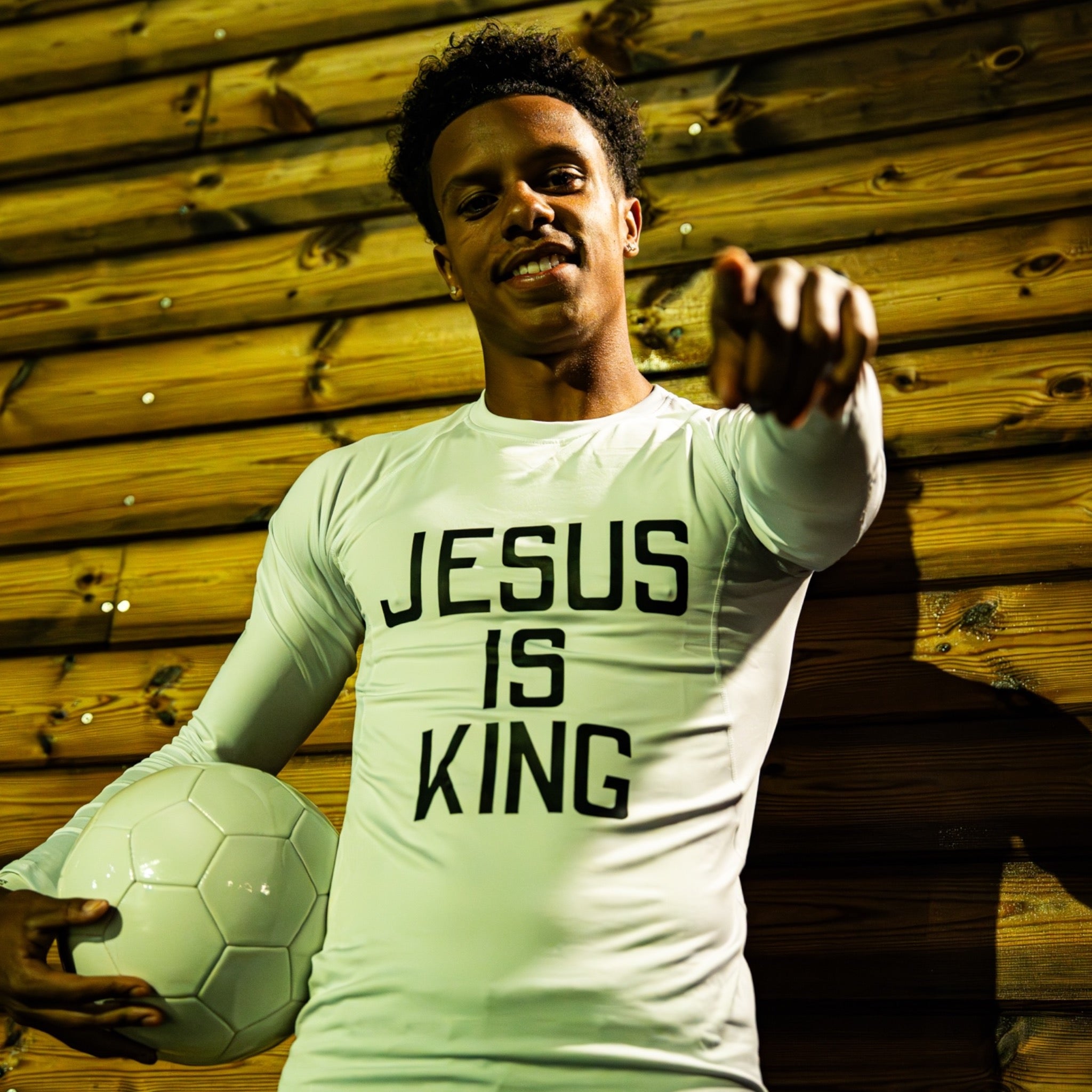 Jesus Is King Base Layer White/Black