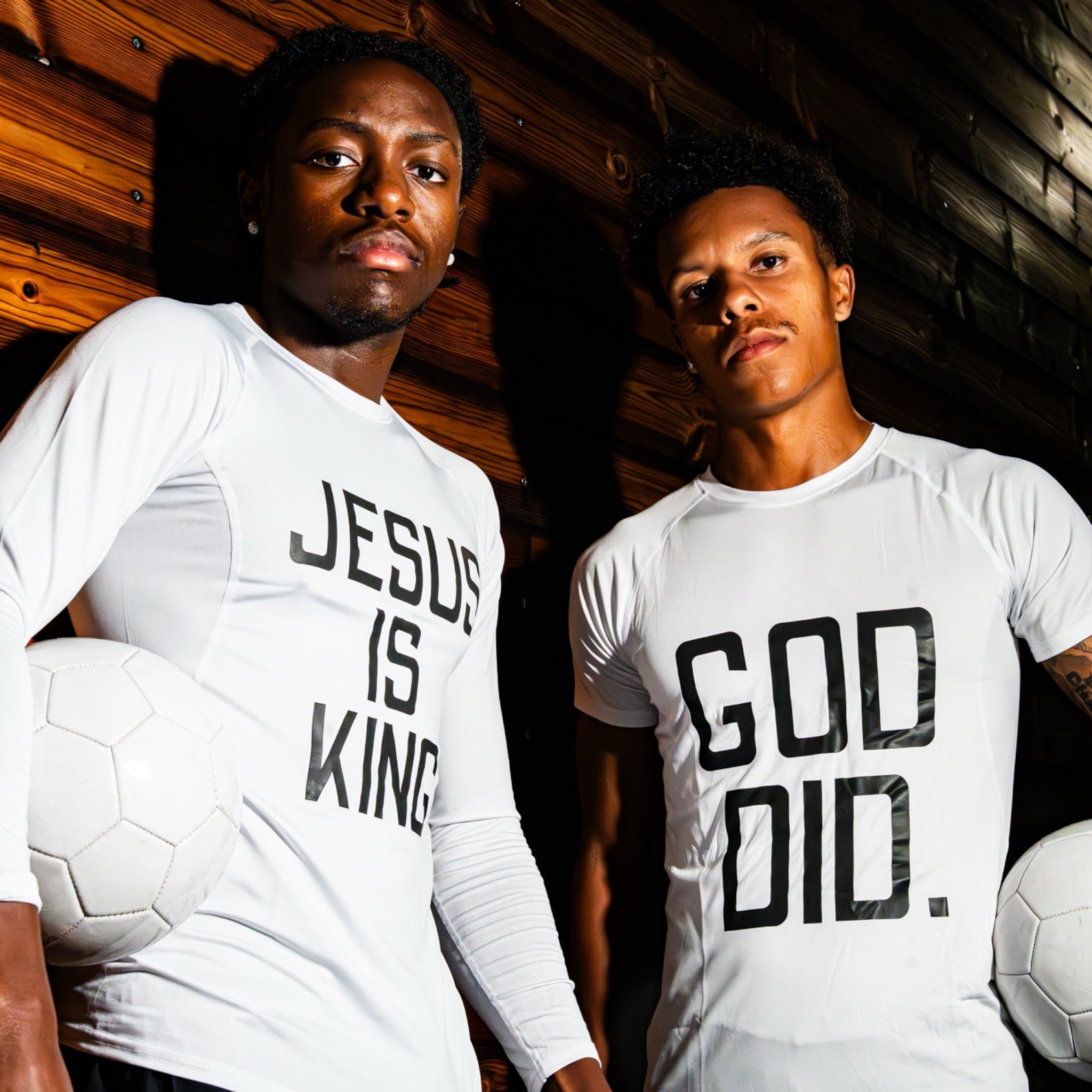 Jesus Is King Base Layer White/Black
